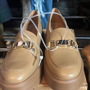 Naturalizer | Shoes | Naturalizer Tan And Gold Flats With Modern Platform | Poshmark Naturalizer | Shoes | Naturalizer Tan And Gold Flats With Modern Platform | Poshmark